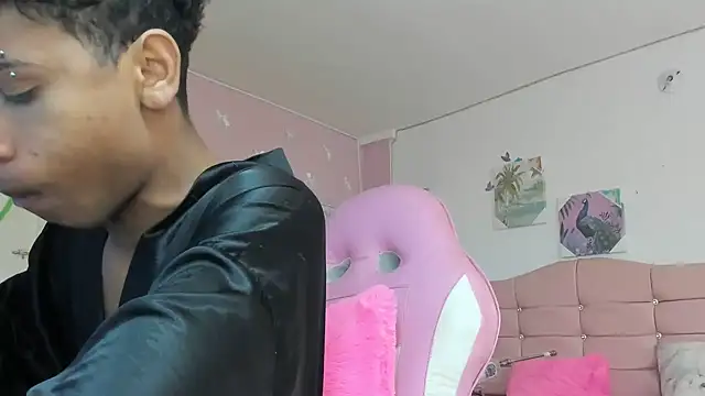 Santy_bigcock_01 live cam on StripChat