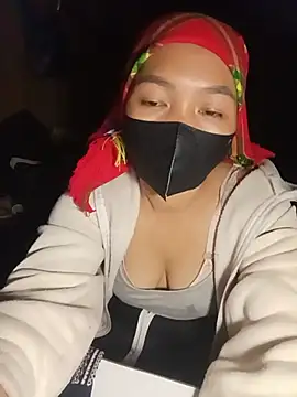 Hiha-nn live cam on StripChat