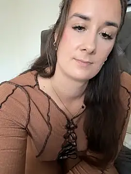 EllaMae live cam on StripChat
