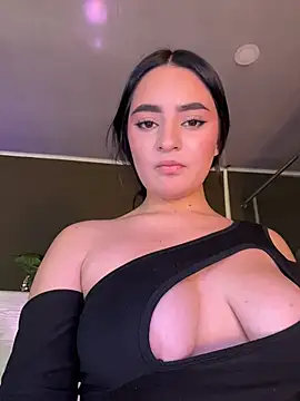 AntonellaaFerrer_ live cam on StripChat