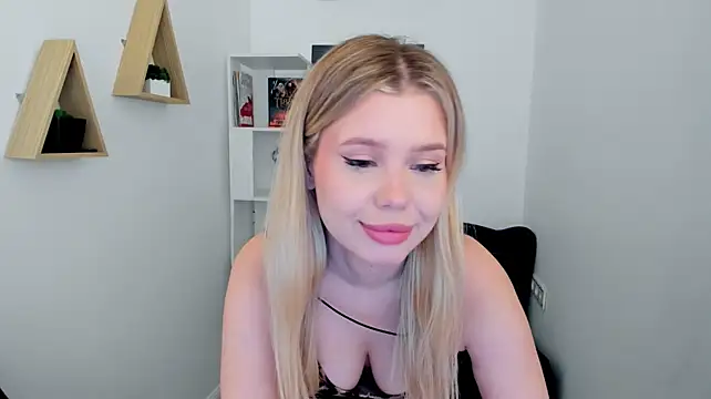 FollowLovee live cam on StripChat