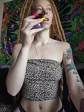 LucidLucy live cam on StripChat