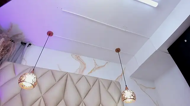 Ibbie_drastic live cam on StripChat