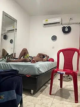 bigdick211292 live cam on StripChat