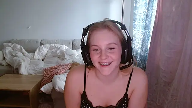 Nina_Monet