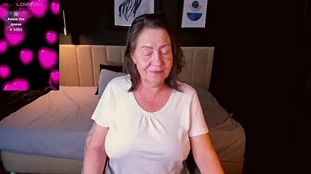 LindaPassionate live cam preview