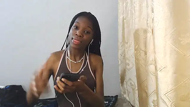 PetiteBarbie_05 live cam on StripChat
