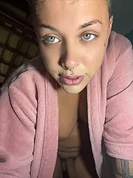 alicetgirlbr live cam on StripChat