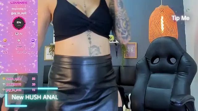 yessila_parker live cam on StripChat