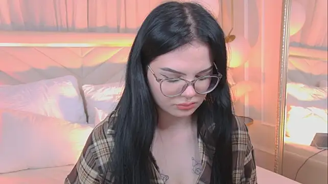 Cindy_Mil live cam on StripChat