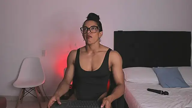 IrisFit live cam on StripChat