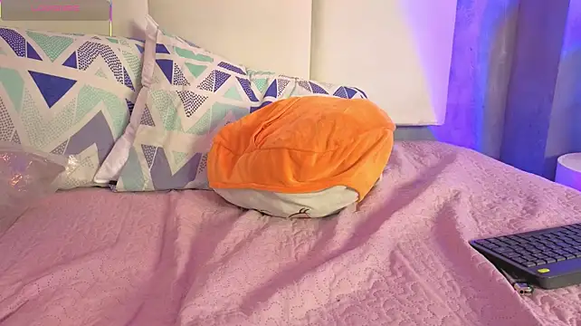Mia_thompson_19