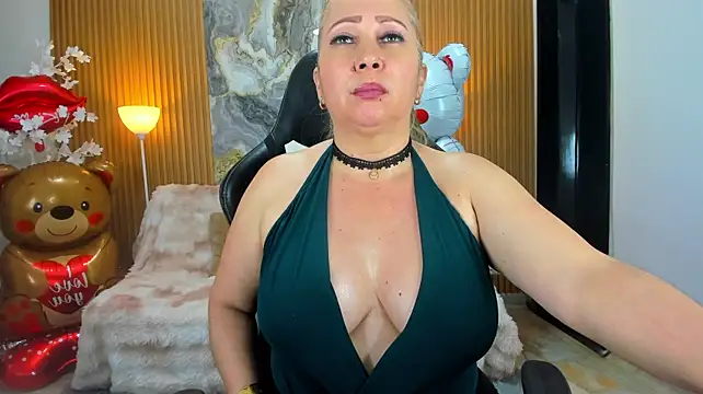 Danna_topless