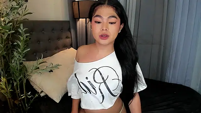 AsianHugecockAnna