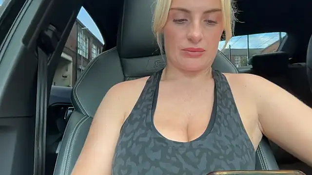 BIGTITBLONDEUK