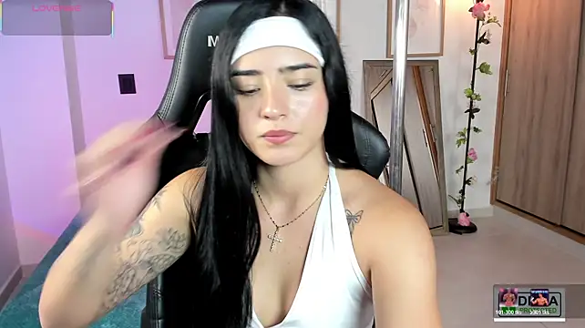 Veronica_isaza__ live cam on StripChat