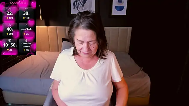 LindaPassionate live cam preview