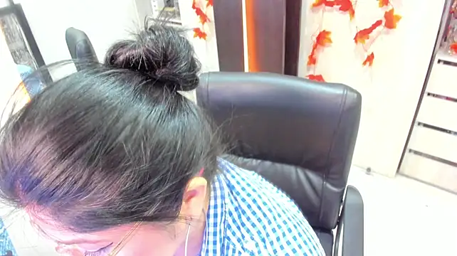 BellaFlaming live cam preview