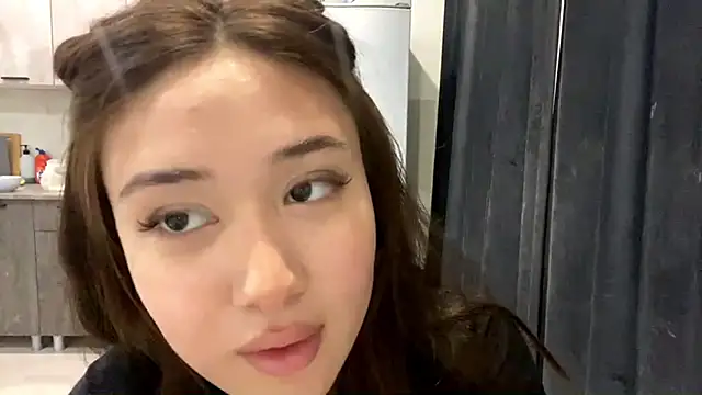 Mitsuki_Sutemi live cam on StripChat