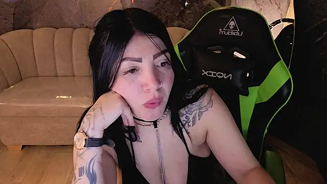 Misslustrous_cn live cam on StripChat