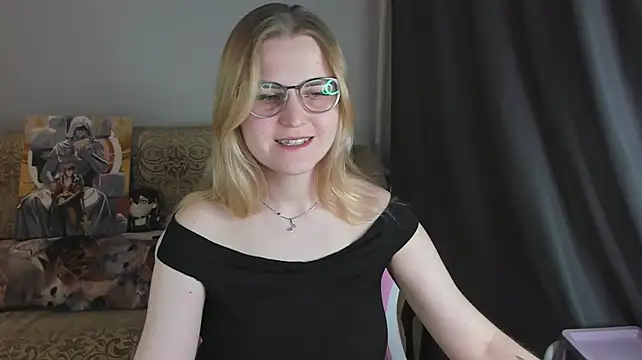 MissBrightShine live cam on StripChat