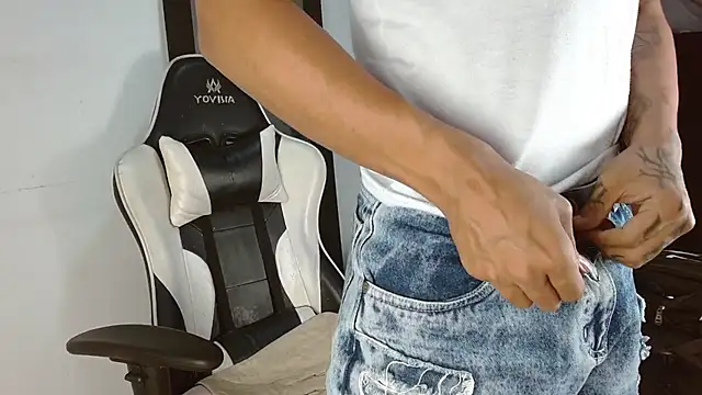 MaximilianRoth live cam