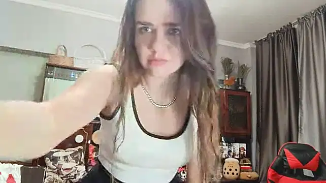 QueenBeatrice live cam on StripChat