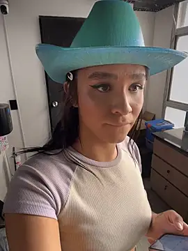Isabella-Teen live cam