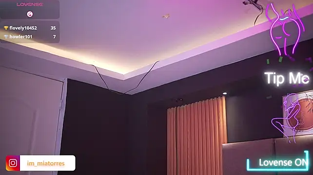 MiaTorres4