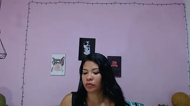 milady_roxx live cam on StripChat