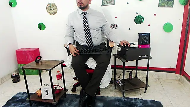 KalethBigDick live cam on StripChat