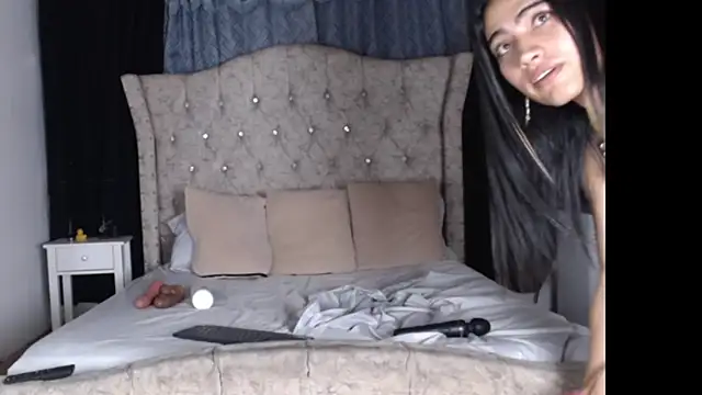 aleja_spearsx live cam on StripChat