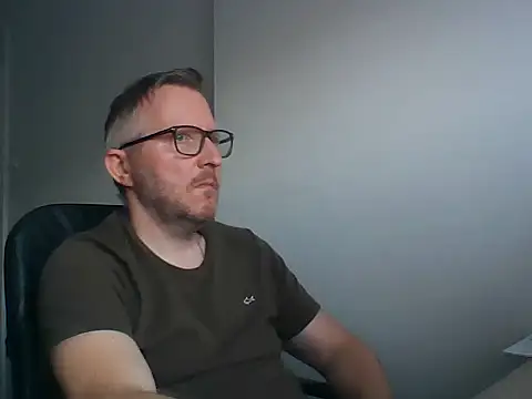 Excalibur82 live cam on StripChat