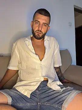 Pablo_Hornyguy95 live cam on StripChat