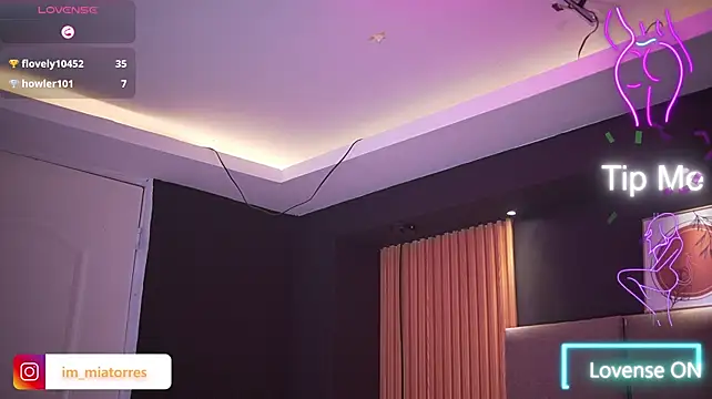 MiaTorres4