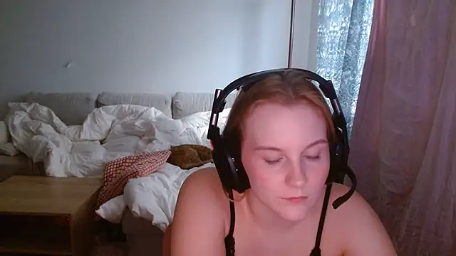 Nina_Monet live cam on StripChat