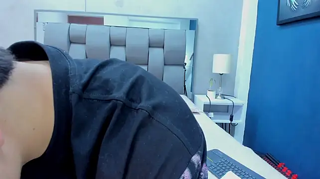 charlie___musk (M twink) - Let´s cum together!