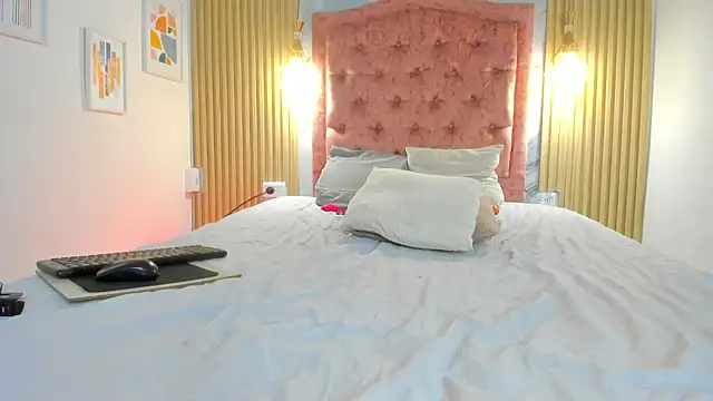 angelswets live cam on StripChat