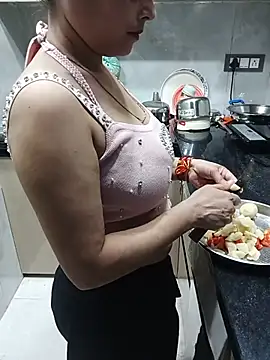Pihu_Chopra live cam on StripChat