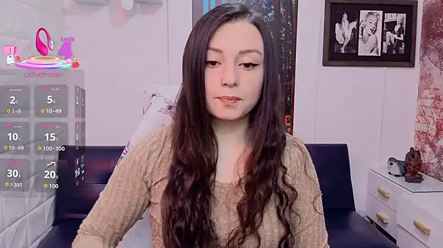 Eva_Roussell live cam on StripChat
