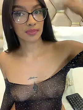 Chloe-palmer live cam on StripChat
