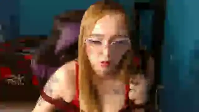 Liaroberts1 live cam on StripChat