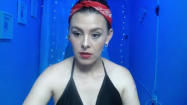 anahi_333 live cam on StripChat