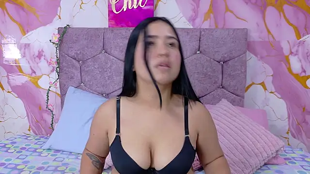 SecretVault live cam on StripChat