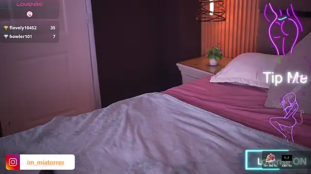 MiaTorres4