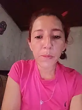 Mia_Valenne