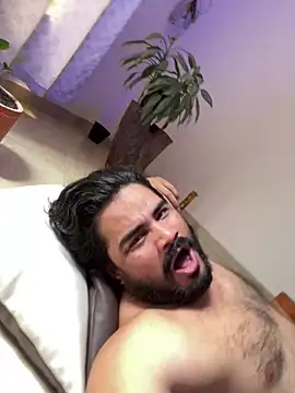 michaelbear_21 (Ask my age) - Spit cock
