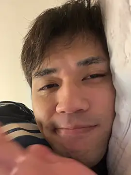ryusei18570 live cam on StripChat