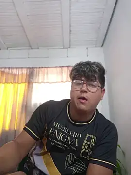 sharly14 live cam on StripChat