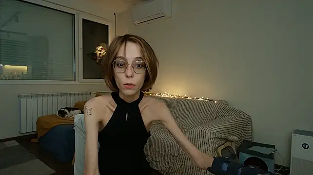 amber_quell_here (F young) - naked
